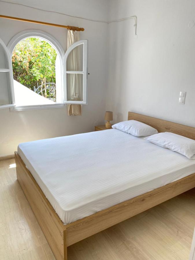 Beautiful House In Front Of The Sea Apartment Gazi Exterior photo