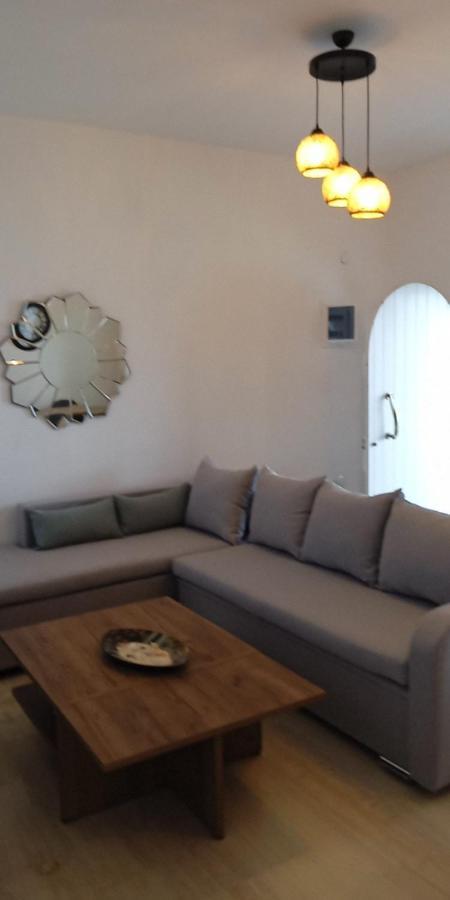 Beautiful House In Front Of The Sea Apartment Gazi Exterior photo